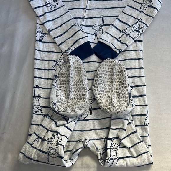 Carter's - Onesie Sleeper with Blue Trim and monkey design - Picture 4 of 4